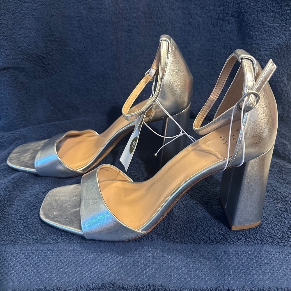 Shelly Silver Women's Heels Size 11